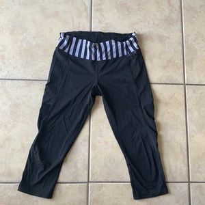 Lululemon waterproof crop leggings